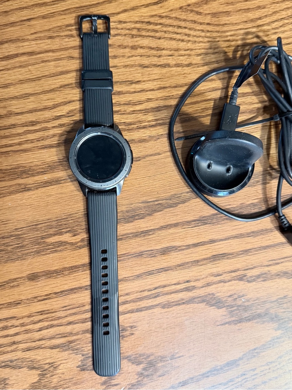 Samsung Galaxy Watch SM-R810 42mm Black Bluetooth 4GB Tested Working w/ Charger